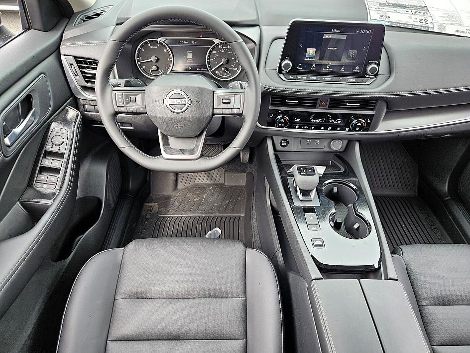 2026 Nissan Rogue SV photo 8