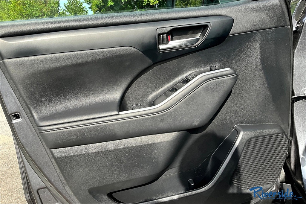 2023 Toyota Highlander XLE photo 15
