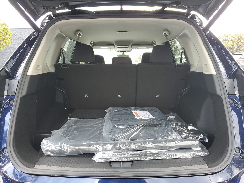 2026 Nissan Rogue SV photo 4