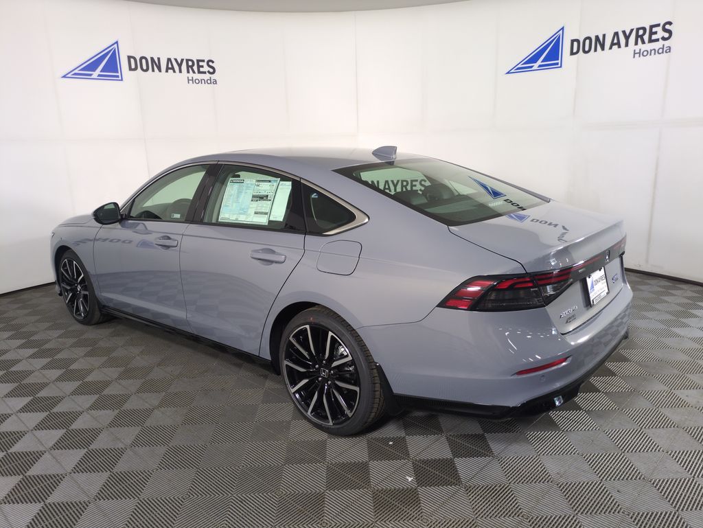 2025 Honda Accord Hybrid Touring photo 3