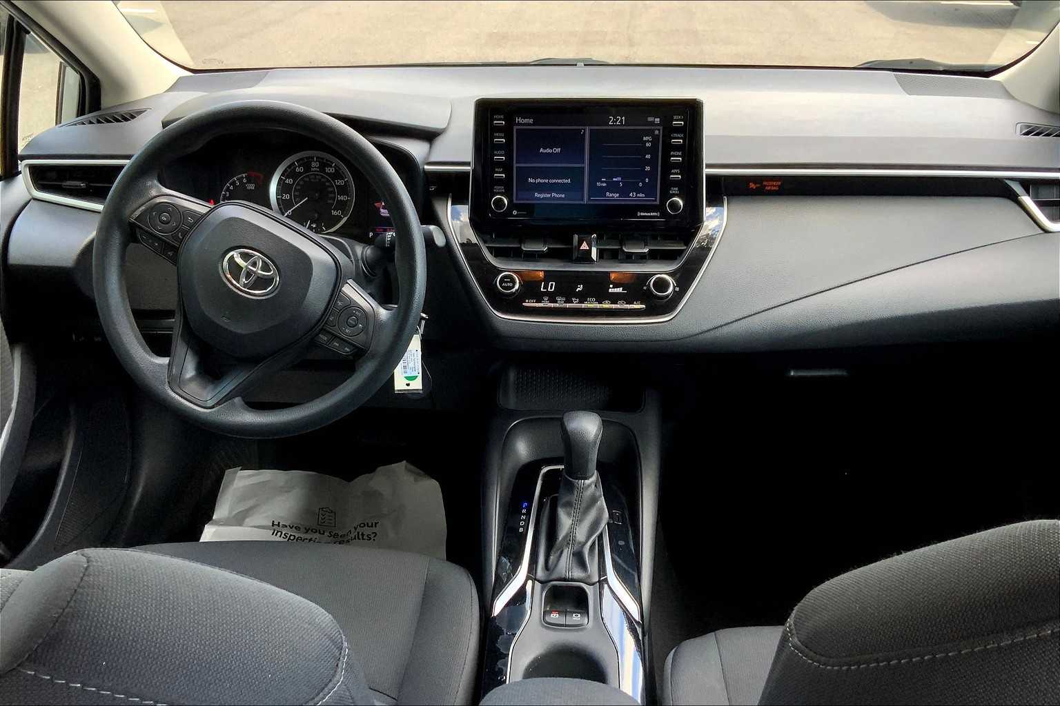 2021 Toyota Corolla LE photo 13
