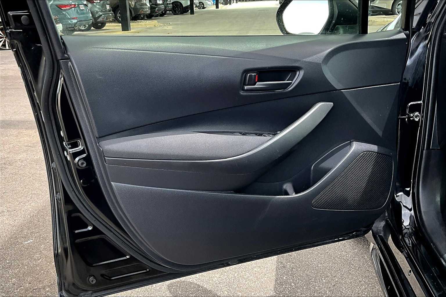 2023 Toyota Corolla LE photo 16
