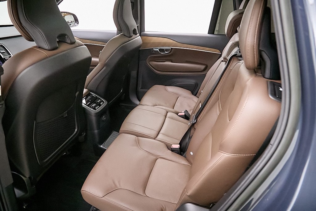 2023 VOLVO XC90 - Image 24