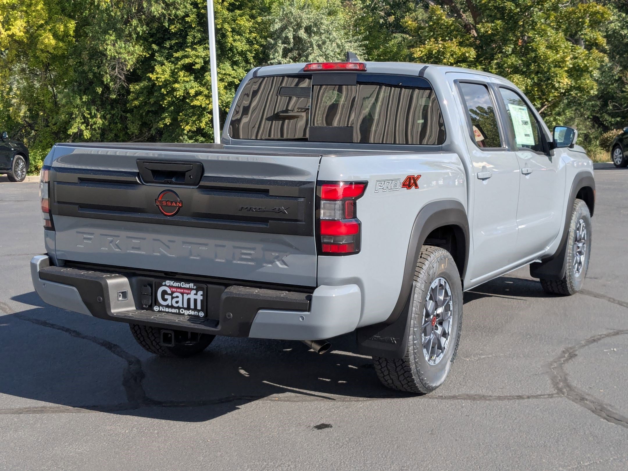 2025 Nissan Frontier Crew Cab PRO-4X photo 3