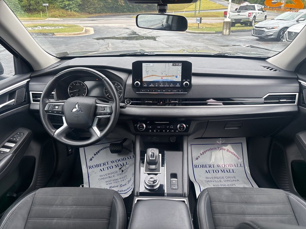 2023 Mitsubishi Outlander SE photo 18