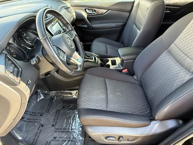 2019 Nissan Rogue SV photo 20