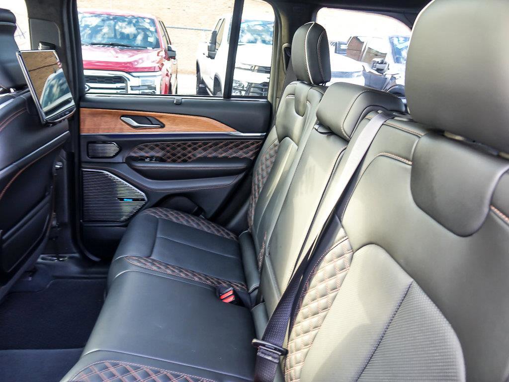 2023 JEEP GRAND CHEROKEE - Image 18