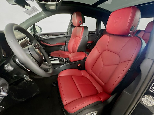 2026 Porsche Macan S photo 5
