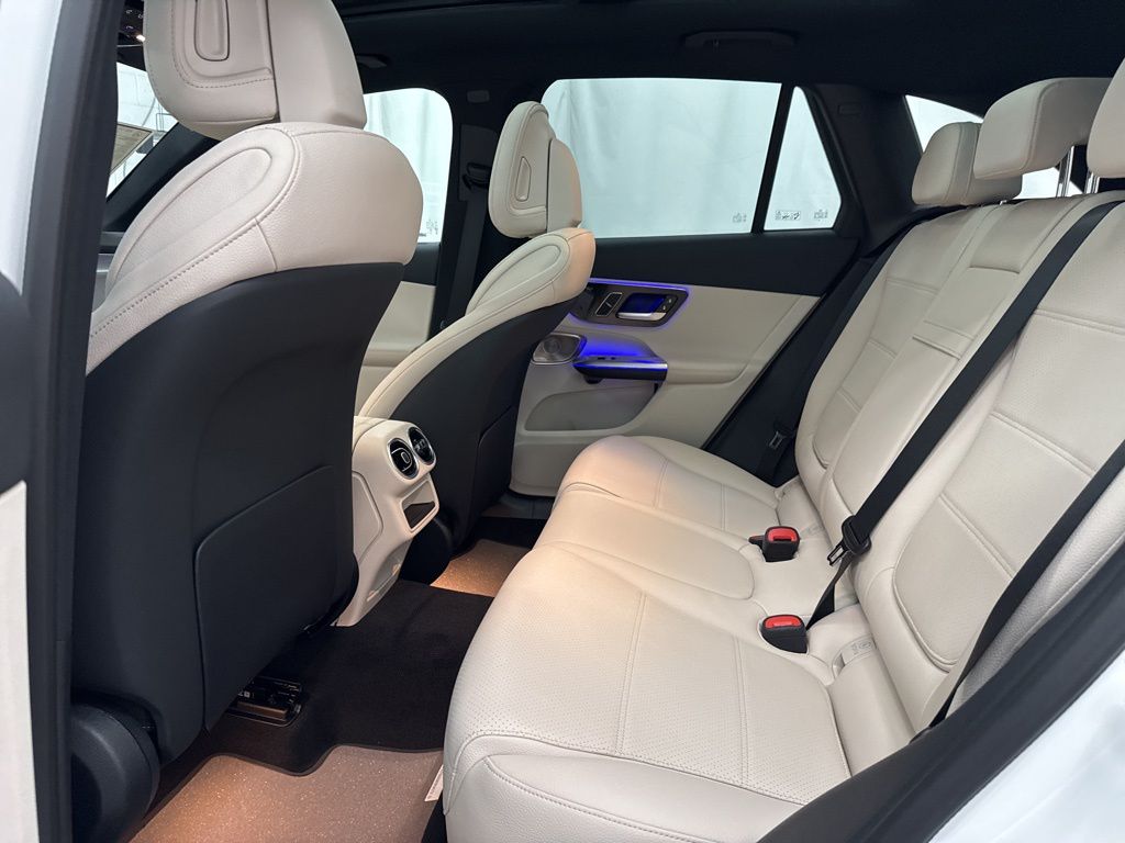 2026 Mercedes Benz GLC 300 photo 19