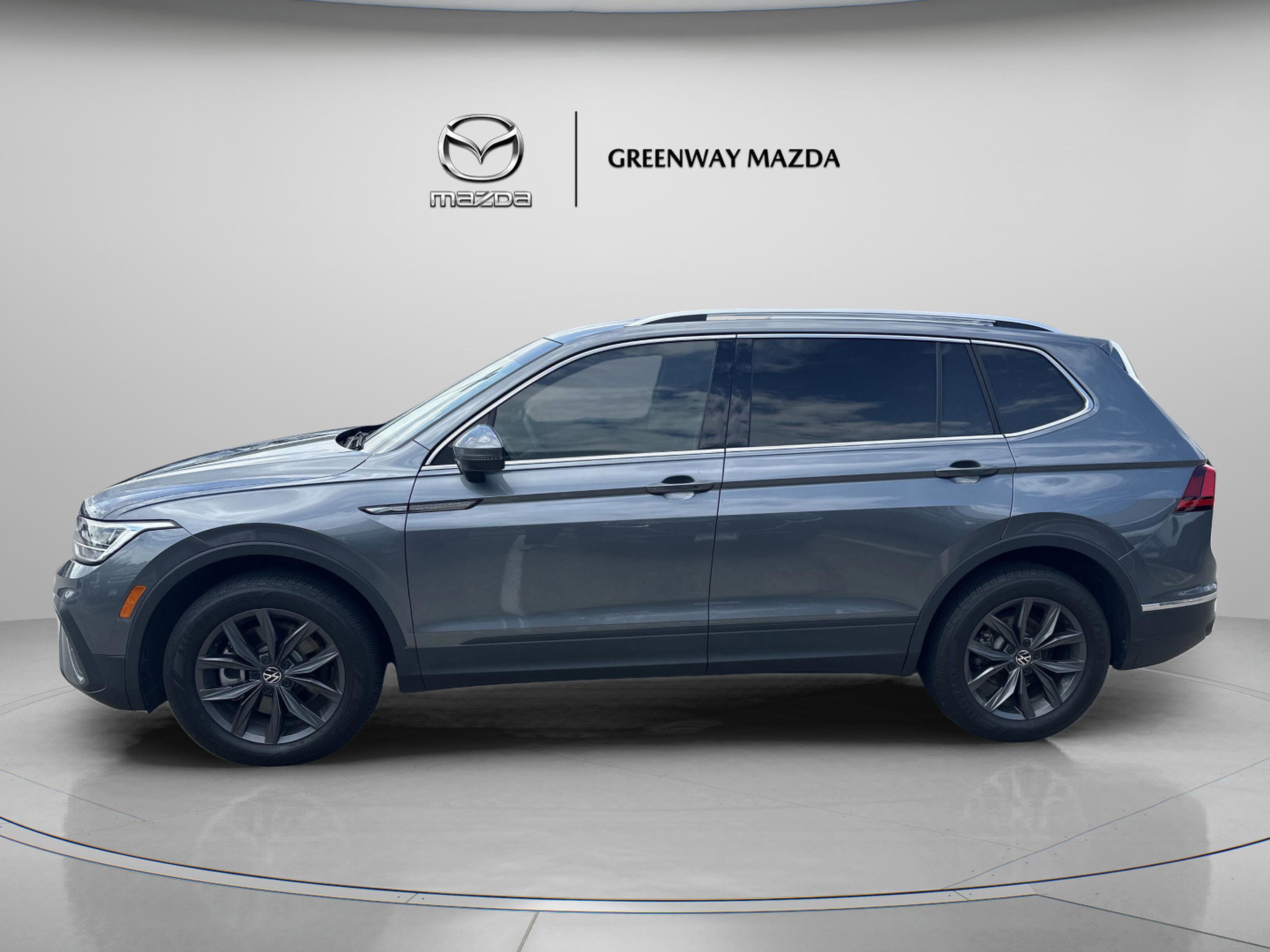 2023 Volkswagen Tiguan SE photo 4
