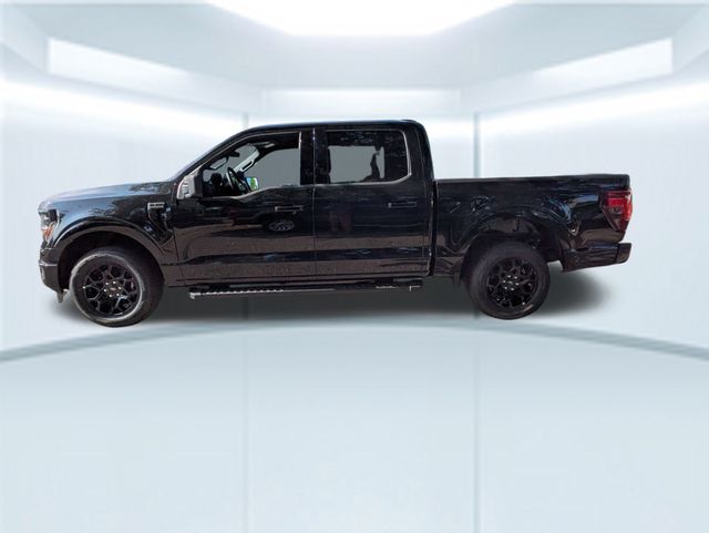 2025 Ford F-150 XLT photo 2
