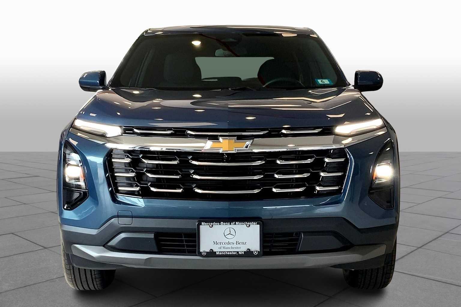 2025 Chevrolet Equinox LT photo 3