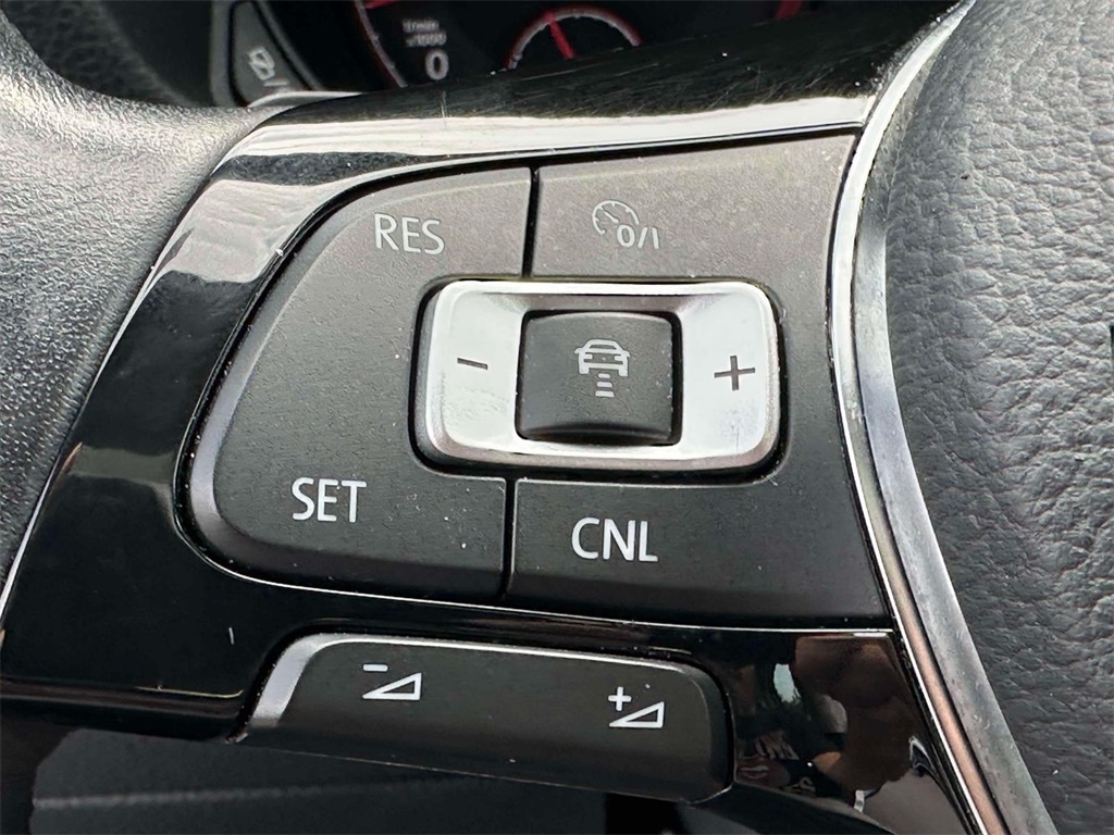 2020 Volkswagen Passat 2.0T R-Line photo 19