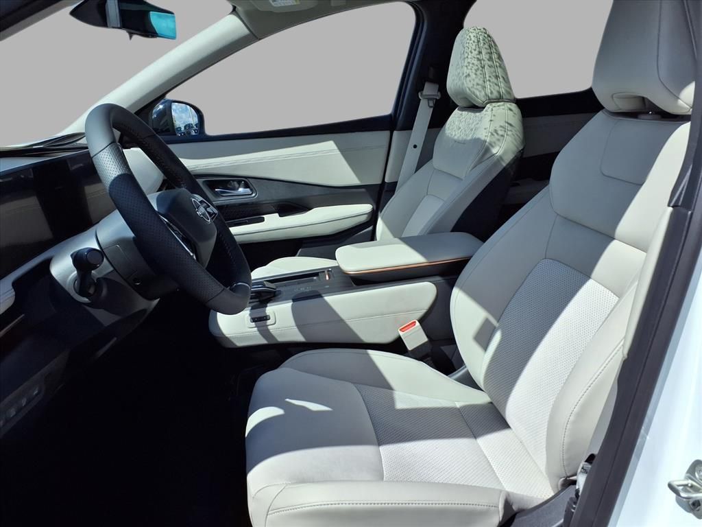 2025 Nissan ARIYA Engage Evolve+ Empower photo 15