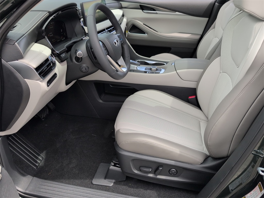 2026 Infiniti QX60 Luxe photo 3