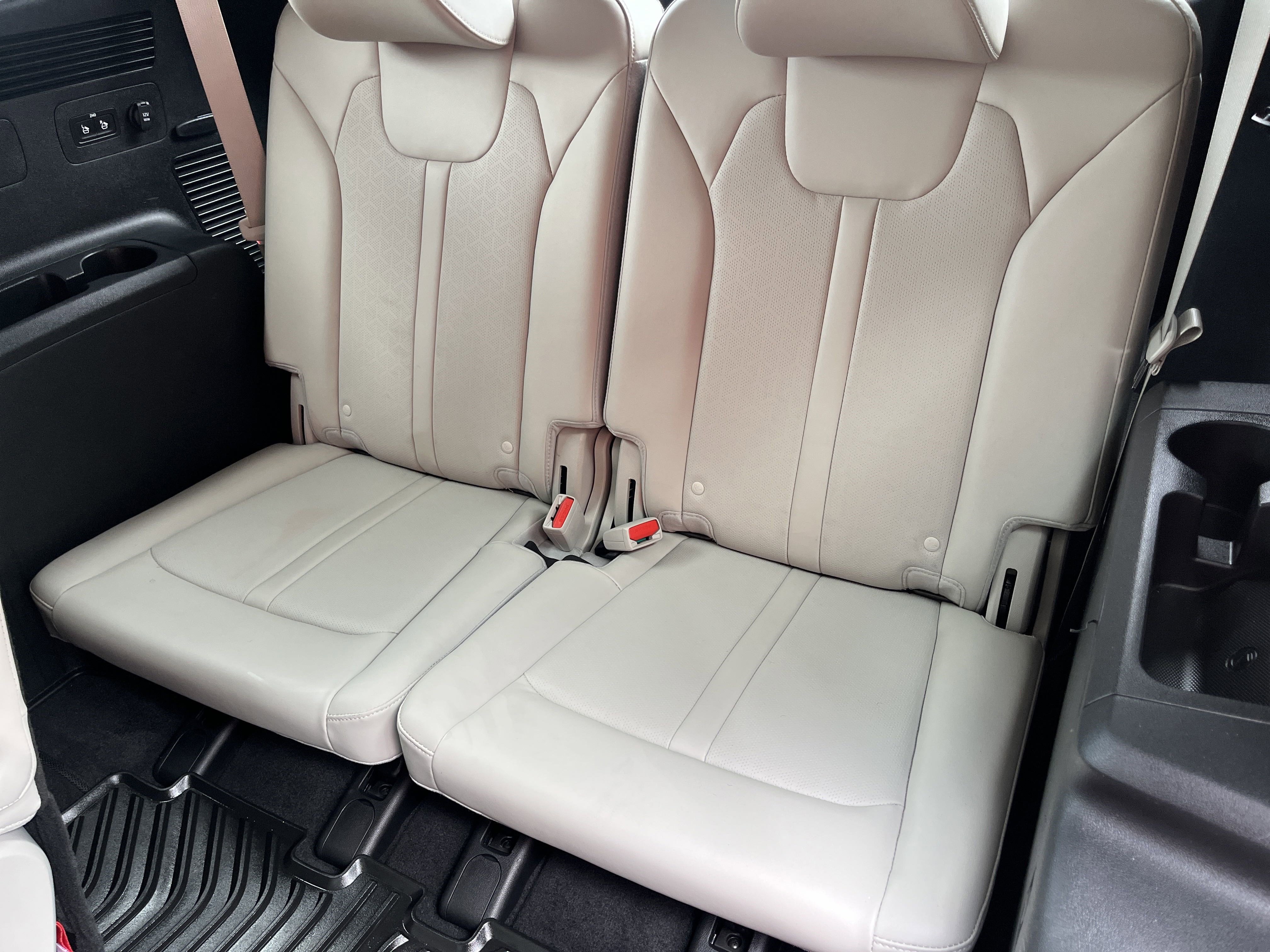 2023 Kia Sorento SX photo 2