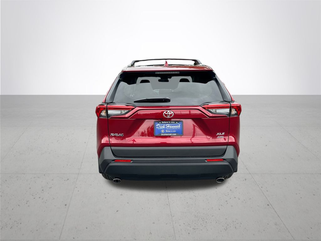 2025 Toyota RAV4 XLE photo 6
