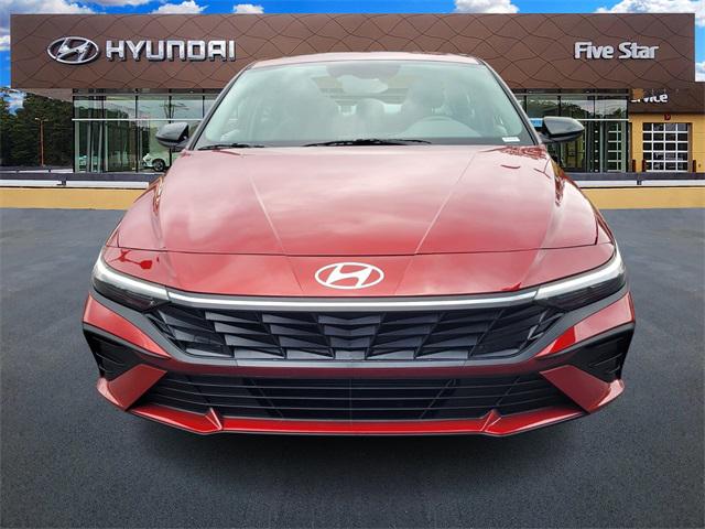 2025 Hyundai Elantra SEL Sport photo 2