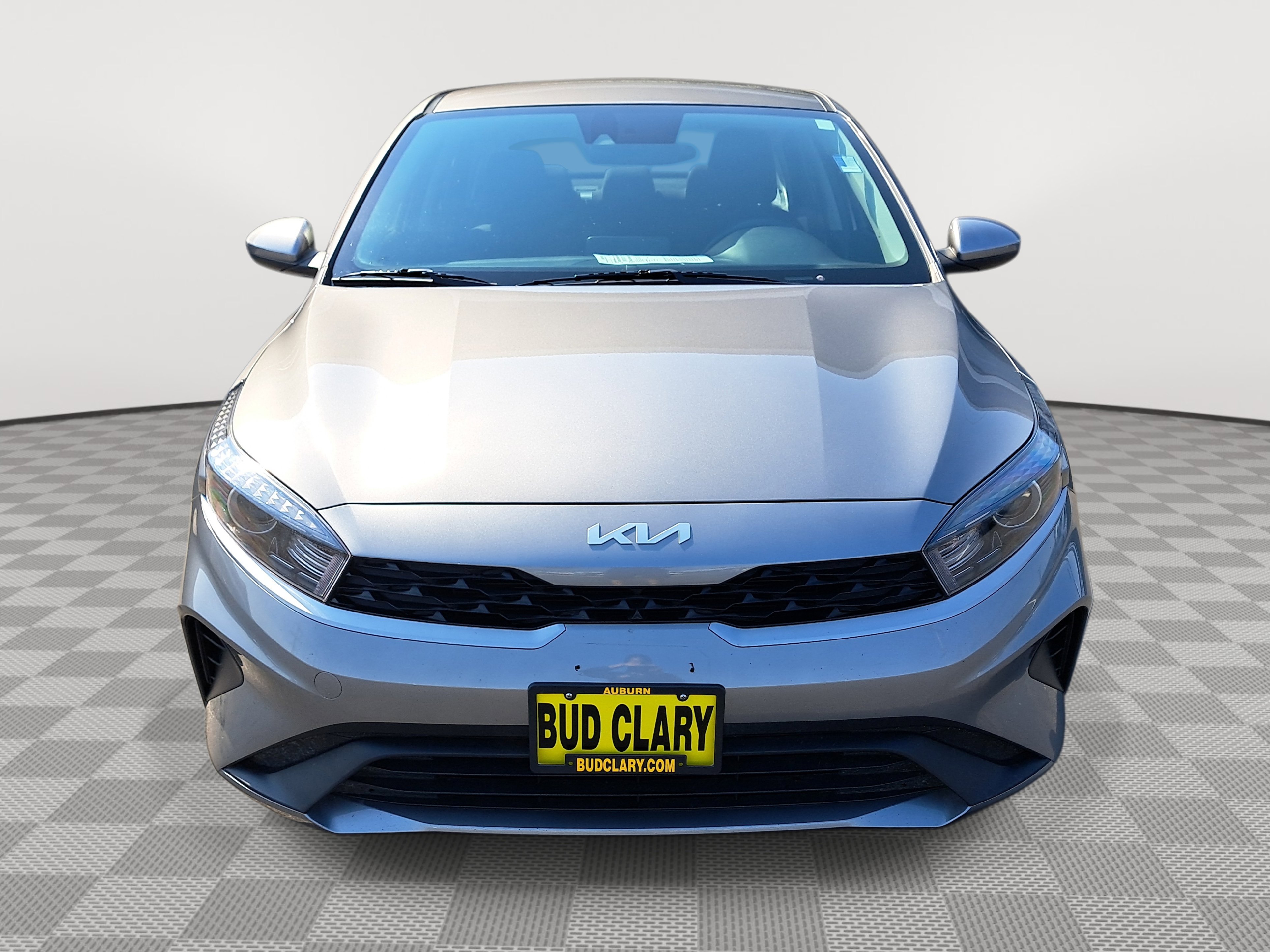 2024 Kia Forte LXS photo 2