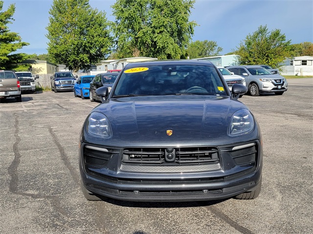 2023 Porsche Macan T photo 7