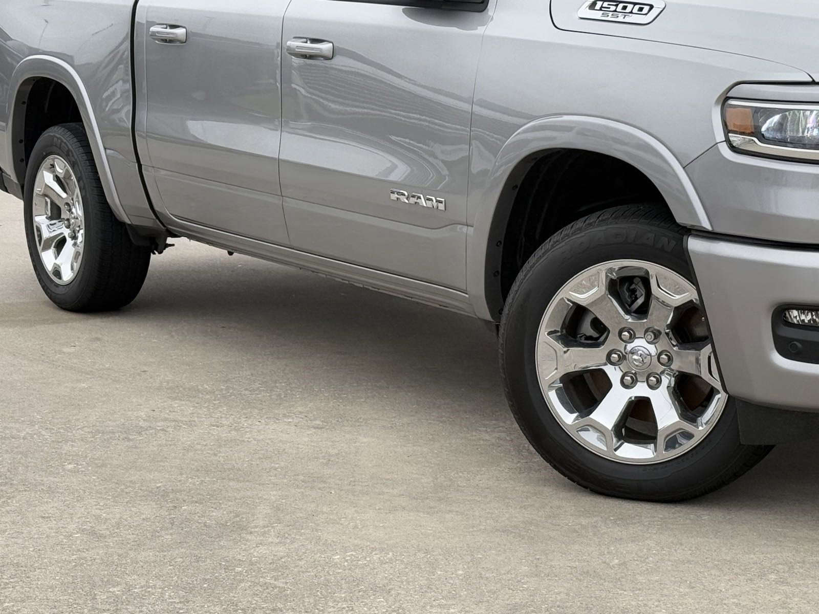 2025 Ram 1500 Lone Star photo 3