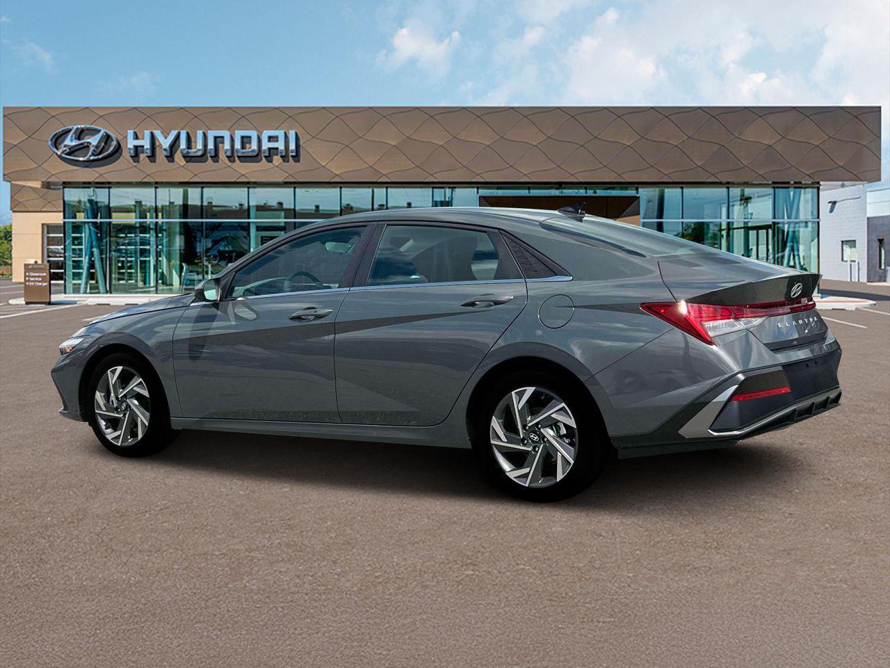 2025 Hyundai Elantra SEL Convenience photo 3