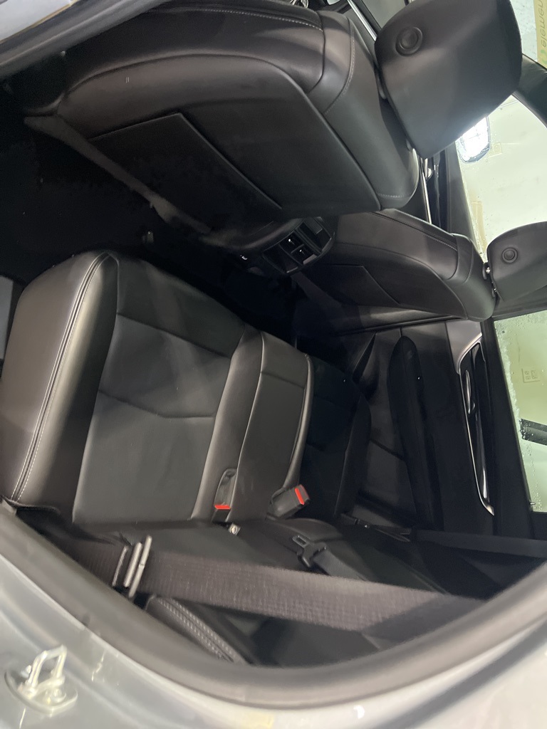 2025 CADILLAC XT5 - Image 8