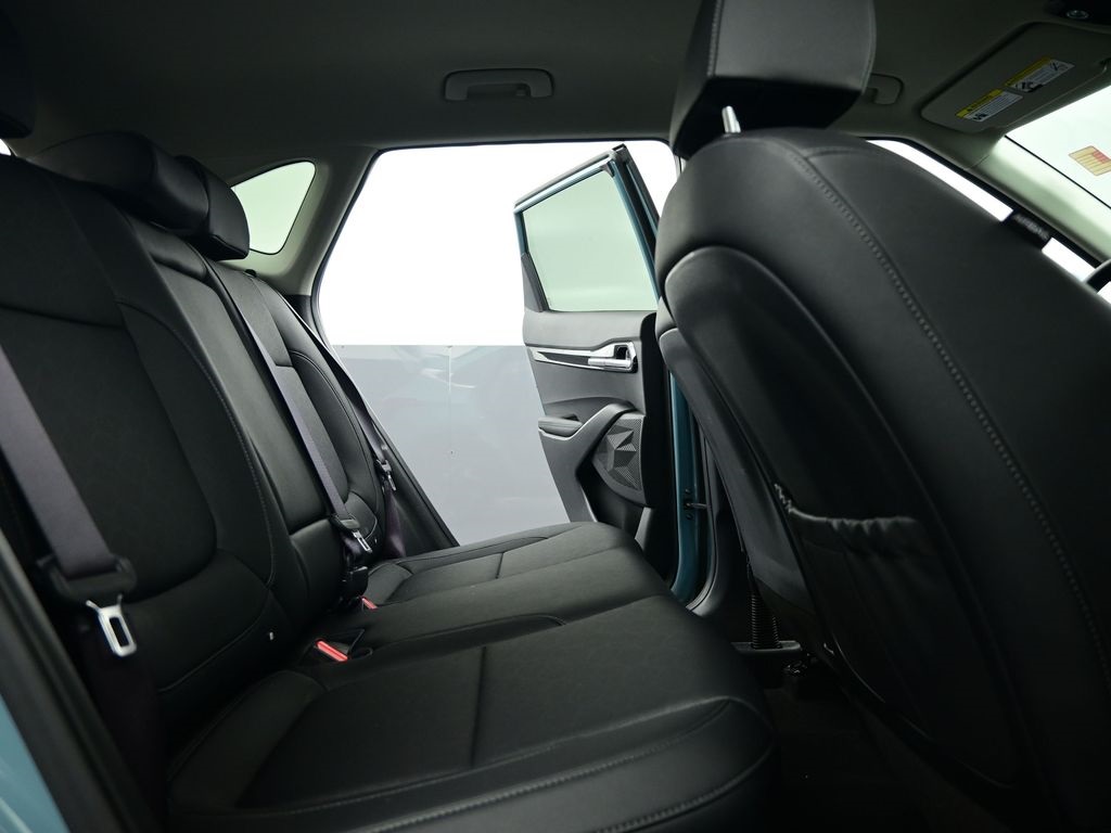 2024 Kia Seltos EX photo 23