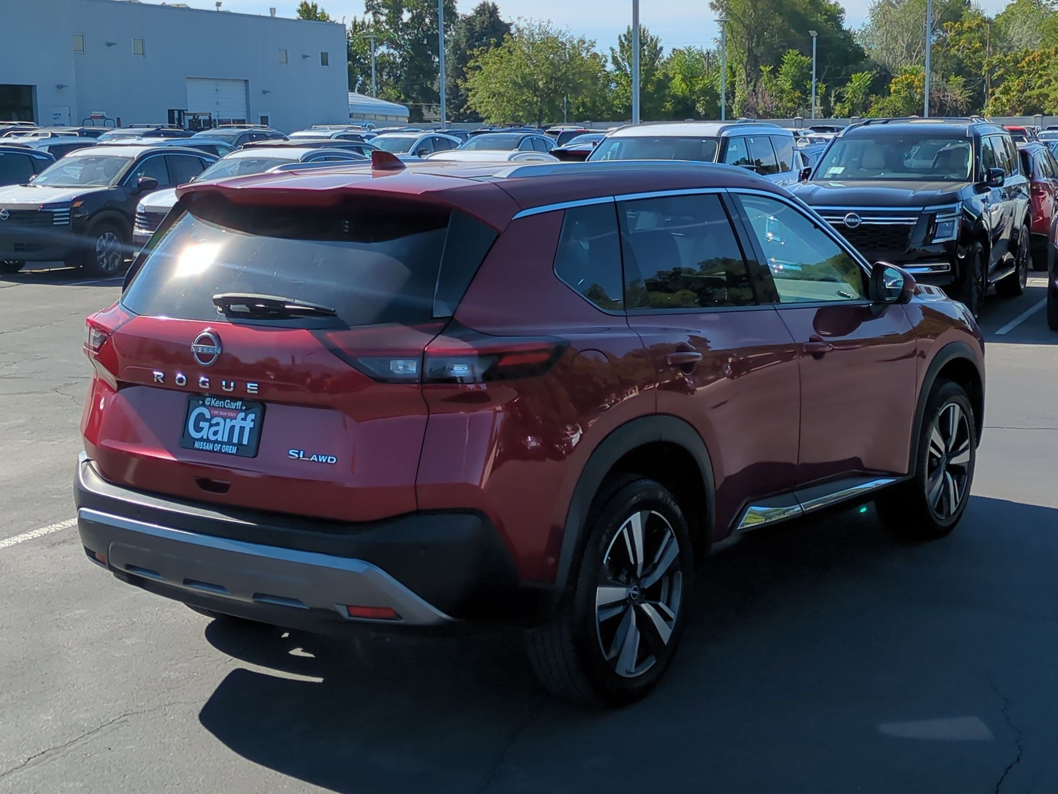 2023 Nissan Rogue SL photo 2
