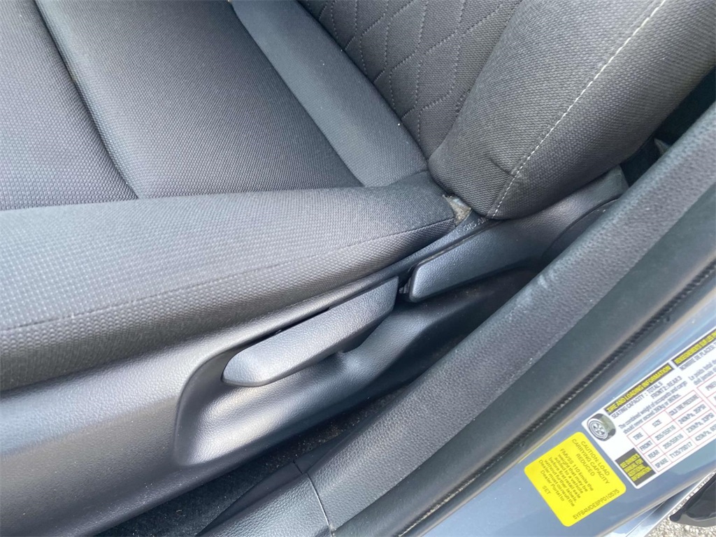 2023 Toyota Corolla LE photo 12