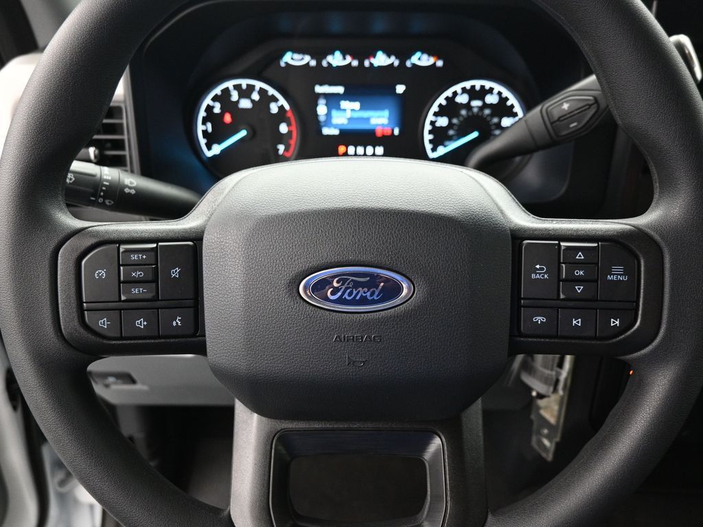 2025 Ford F-250 photo 11