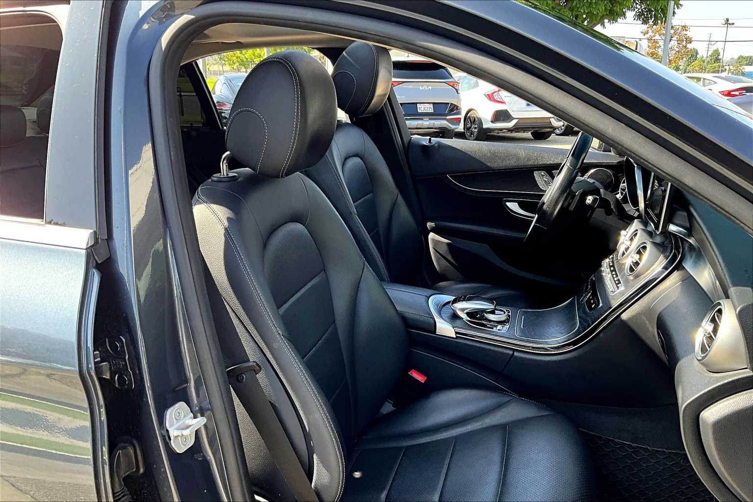2015 Mercedes Benz C 300 photo 8
