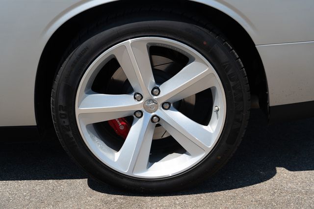 2008 Dodge Challenger SRT8 photo 9