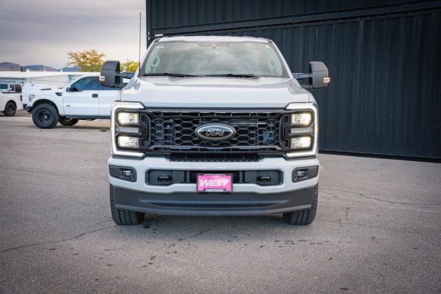 2026 Ford F-350 XLT photo 3