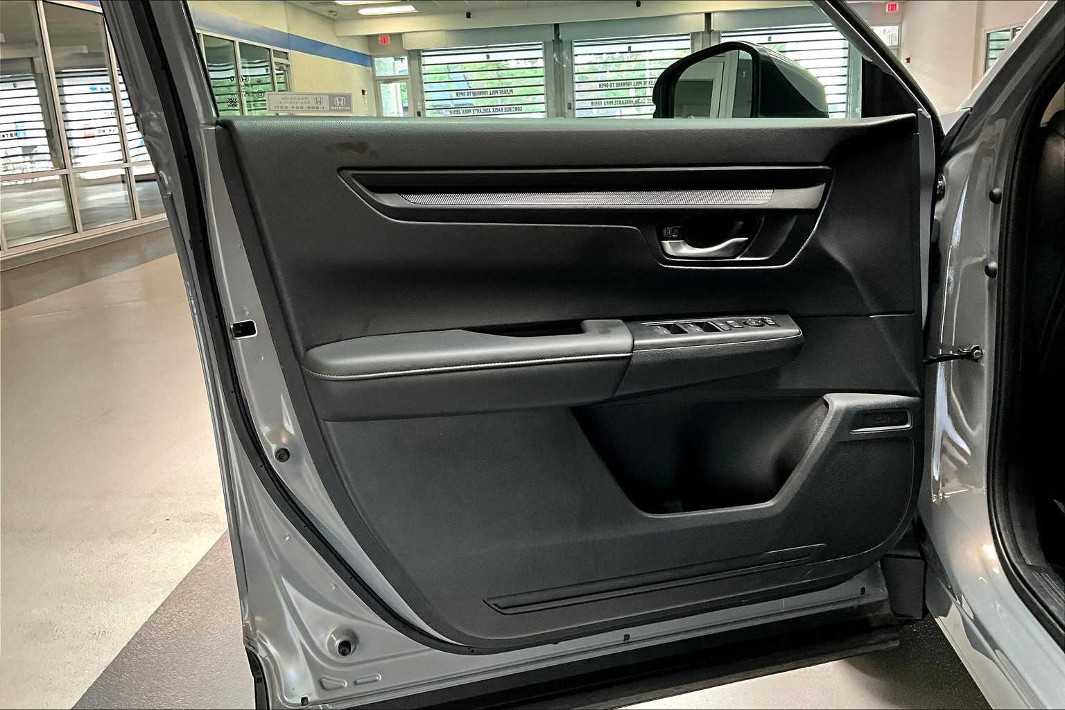2024 Honda CR-V LX photo 21