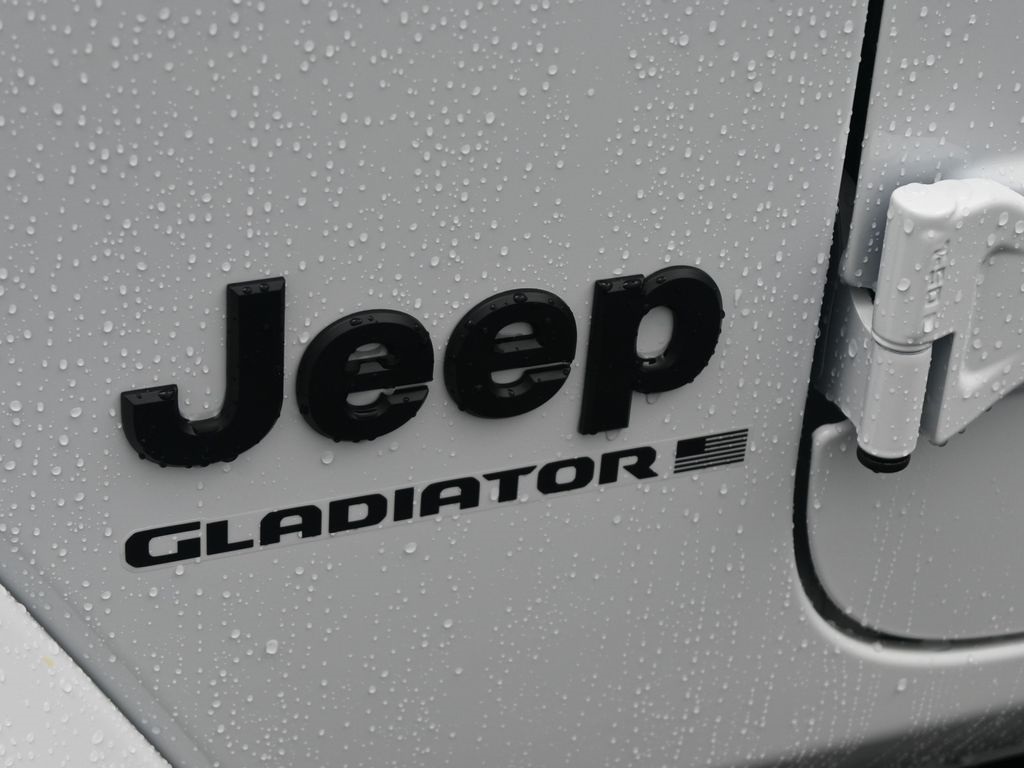 2025 Jeep Gladiator Sport photo 17