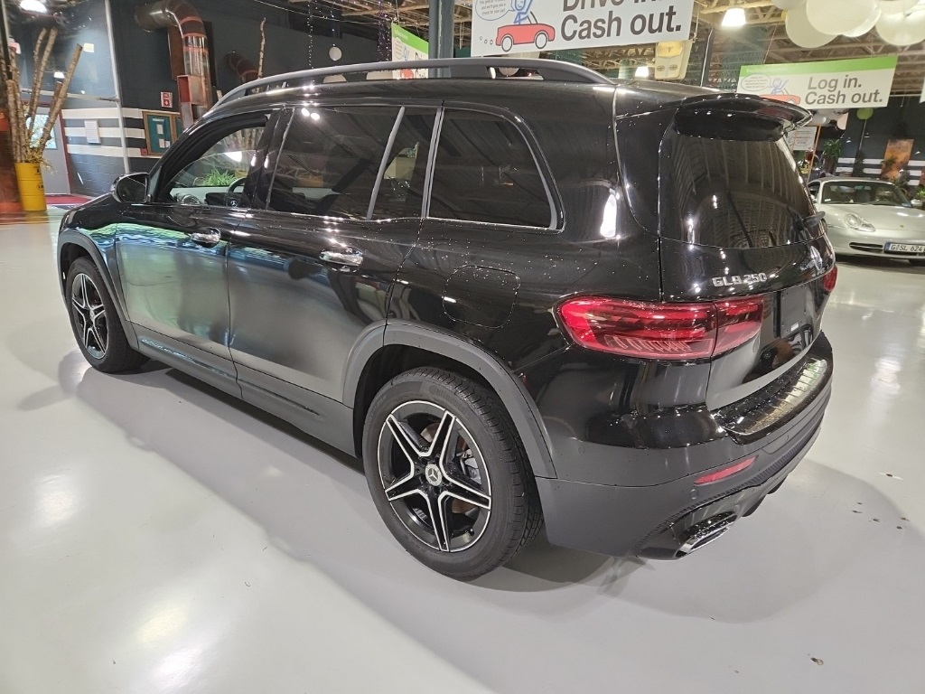 2024 Mercedes Benz GLB 250 4MATIC photo 4