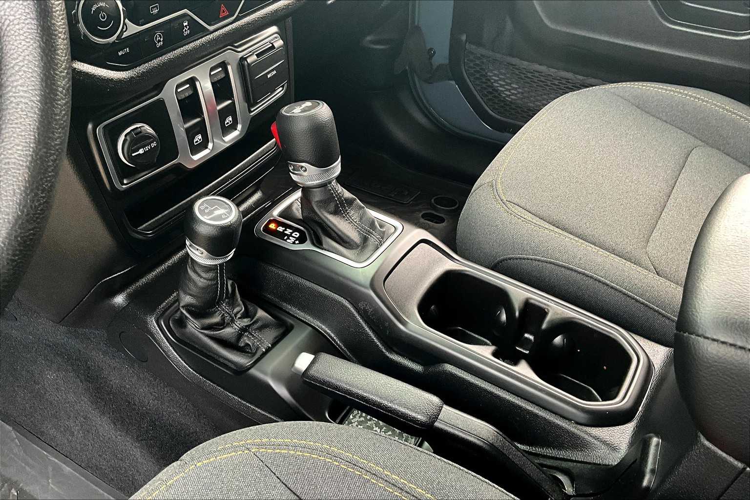 2025 Jeep Wrangler Sport photo 14