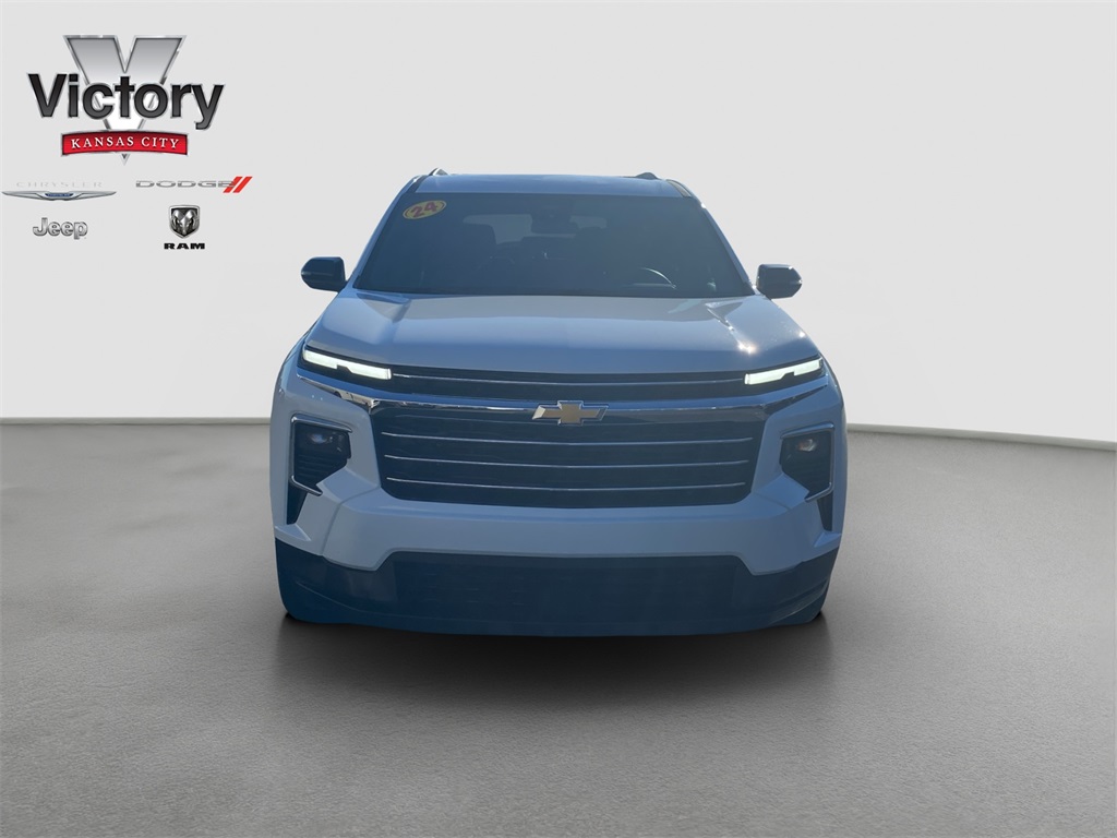 Used 2025 Chevrolet Traverse LT with VIN 1GNEVGRS6SJ164457 for sale in Kansas City