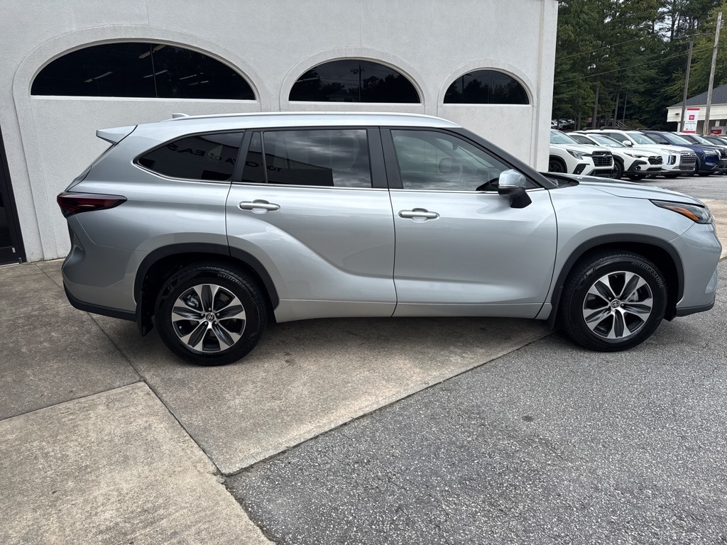 2024 Toyota Highlander XLE photo 4