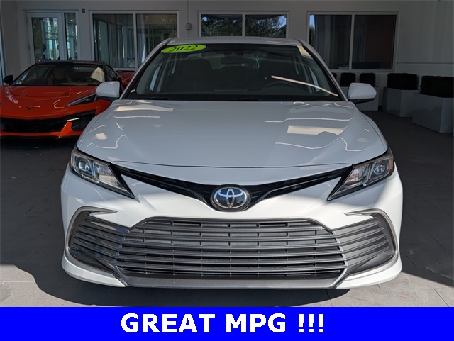 2022 Toyota Camry LE photo 3