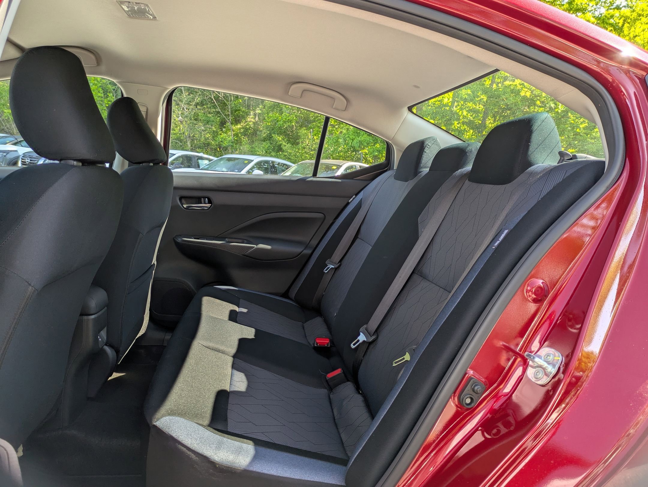 2025 Nissan Versa SV photo 9
