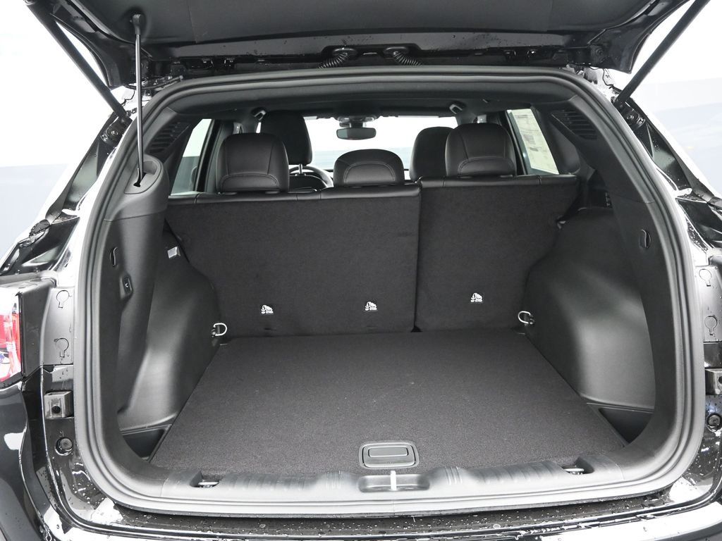 2026 Jeep Compass Latitude photo 7