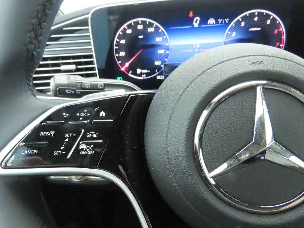2025 Mercedes Benz GLS 450 4MATIC photo 11