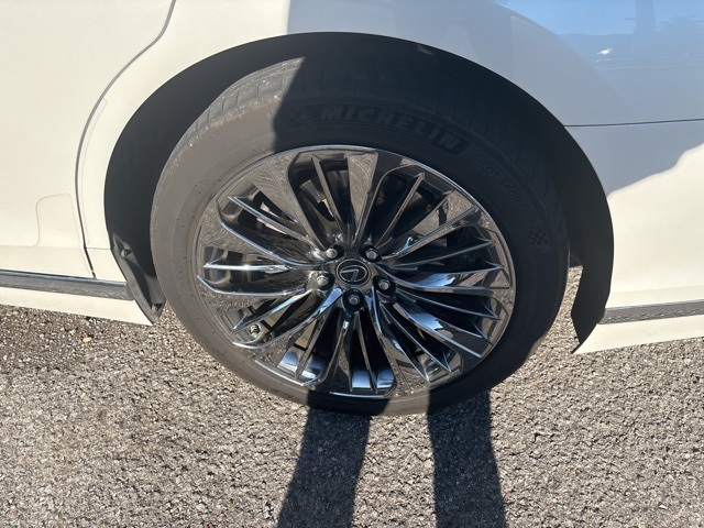 2020 Lexus LS 500 photo 4