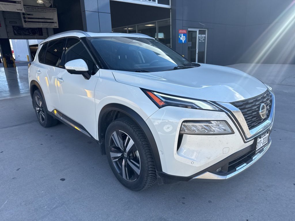 2021 Nissan Rogue Platinum photo 3