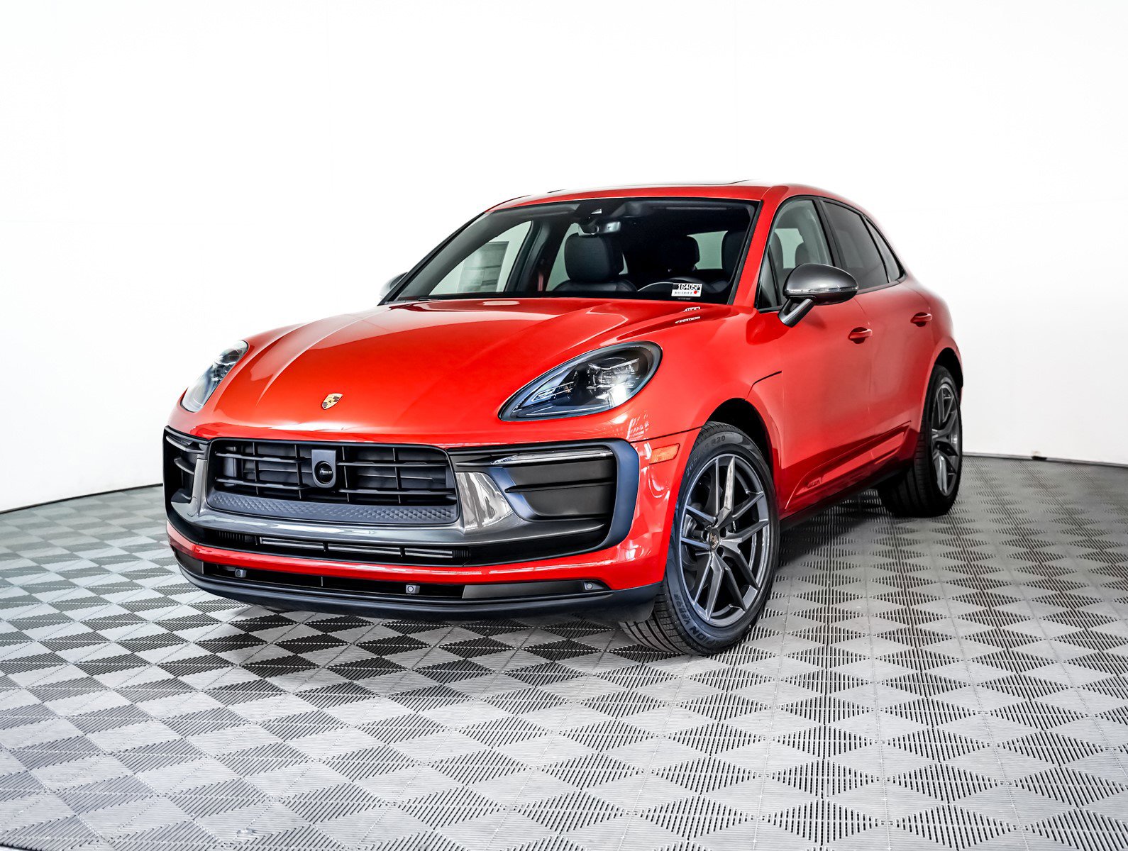 2025 Porsche Macan T