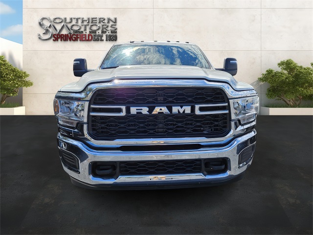 2024 Ram 3500 Tradesman photo 3