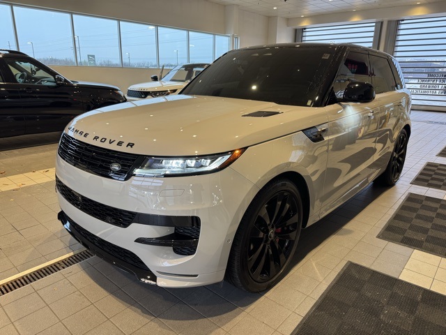 2025 Land Rover Range Rover Sport Dynamic SE's photo