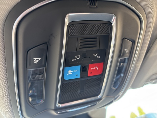 2023 Jeep Grand Cherokee Laredo photo 19